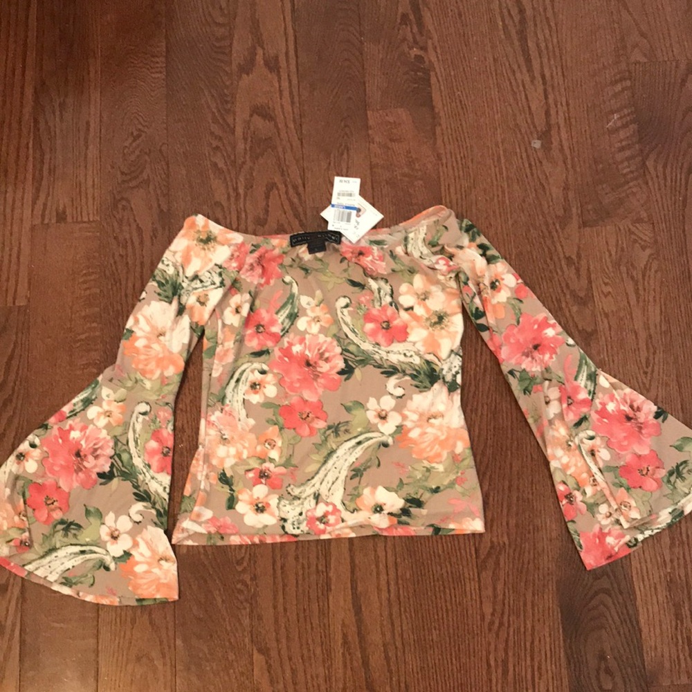 Off-the-shoulder Blouse with Frilly Sleeves